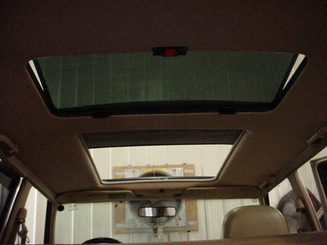 Dual Sunroofs